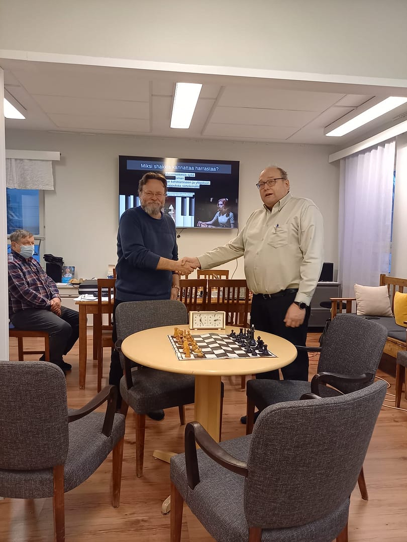 LprSKn lahjoitus kuutinkulmalle